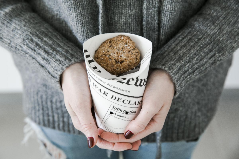 Bicchiere da snack in cartone, decorazione stampa di giornale   H118mm 270ml