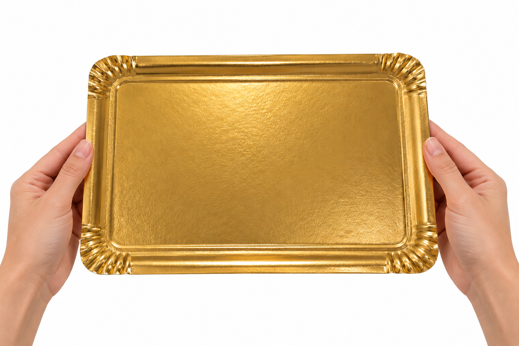 Vassoio in cartone bifacciale, parte superiore dorata e parte inferiore bianca - 19 cm x 28 cm - 25 pezzi