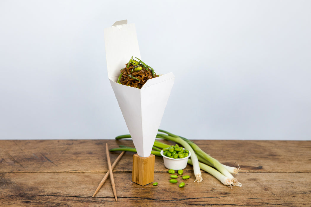 Cono da snack richiudibile in cartone bianco - 9 cm x 9 cm x 19 cm - 25 pezzi