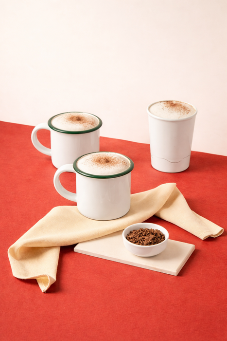 Mug smaltata con manico e bordo verde (42) - 350 ml - Ø 10 cm - H 7,5 cm - 12 pezzi